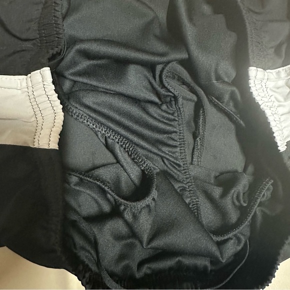 Nike Dri Fit Black White Gray Womens Athletic Shorts Size Medium - Picture 7 of 9